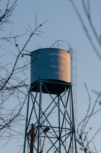 etirement apres course coureur a blue water tower with a ladder in rari maule c